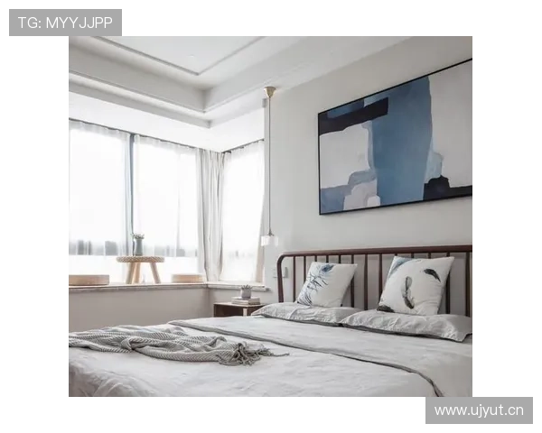 刷到蔡赟最新家照，睡衣随便一拍就是样板房，赛场上那张拼命脸去哪了